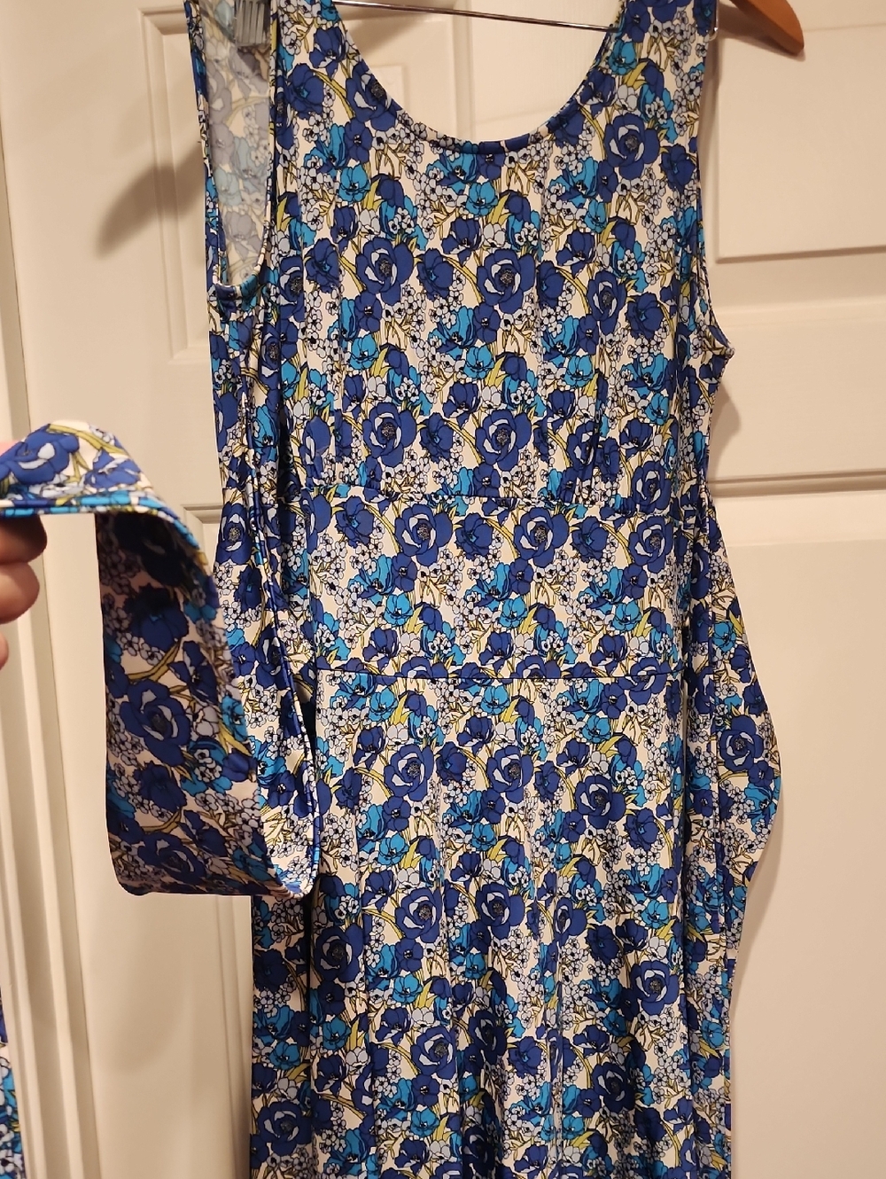 sahalie Blue Floral Sleeveless Midi Dress - Picture 2 of 7